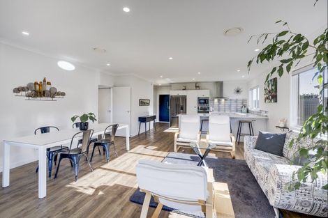 Photo of property in 54 Eriksen Road, Te Awa, Napier, 4110