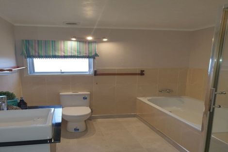 Photo of property in 38 Aurea Avenue, Pakuranga, Auckland, 2010