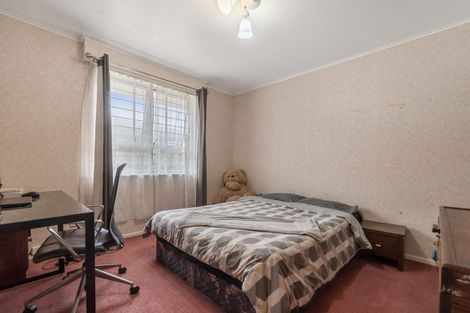 Photo of property in 79 Buscomb Avenue, Henderson, Auckland, 0610