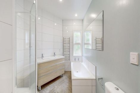 Photo of property in 19 Scarborough Terrace, Mount Victoria, Wellington, 6011