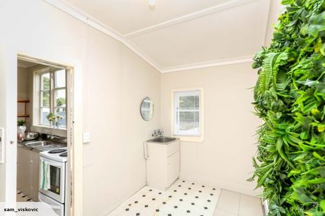 Photo of property in 14 Pukenui Street, Strandon, New Plymouth, 4312