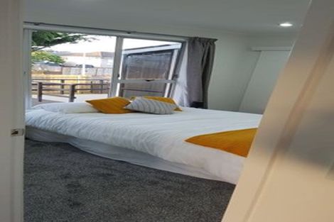 Photo of property in 48 Sharland Avenue, Manurewa, Auckland, 2102