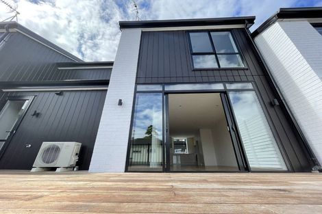 Photo of property in 7c Reg Pearce Way, Glen Innes, Auckland, 1072