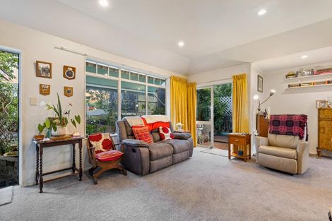 Photo of property in 23 Regents Park Place, Westgate, Auckland, 0614