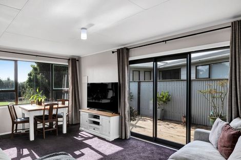 Photo of property in 16 Ponderosa Place, Opunake, 4616