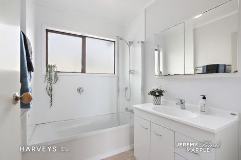 Photo of property in 1/28 Eastglen Road, Glen Eden, Auckland, 0602