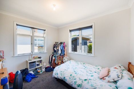 Photo of property in 27 Knowles Street, Terrace End, Palmerston North, 4410