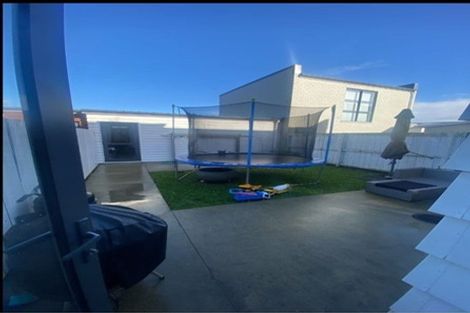 Photo of property in 12 Hakaro Way, Takanini, 2112