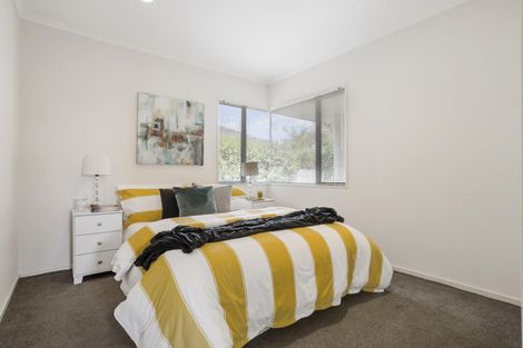 Photo of property in 20 Moyrus Crescent, East Tamaki Heights, Auckland, 2016