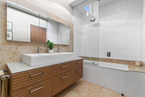 Photo of property in 79 Godden Crescent, Mission Bay, Auckland, 1071