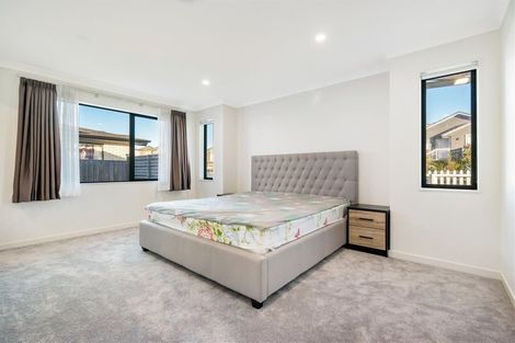 Photo of property in 6 Resolution Drive, Gulf Harbour, Whangaparaoa, 0930