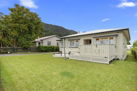 Photo of property in 19 Carlyle Street, Te Aroha, 3320