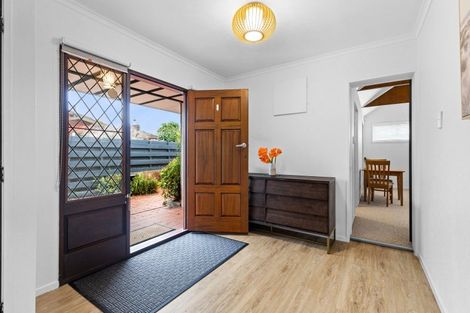 Photo of property in 50 Windsor Street, Terrace End, Palmerston North, 4410