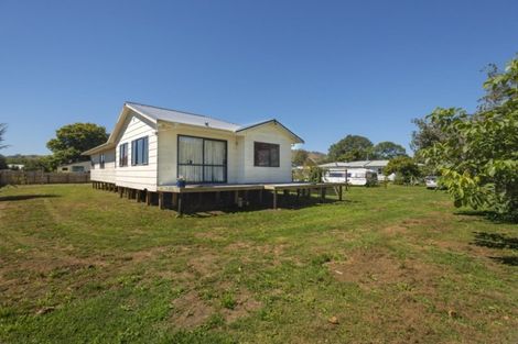 Photo of property in 15 Ioapa Road, Te Karaka, 4022