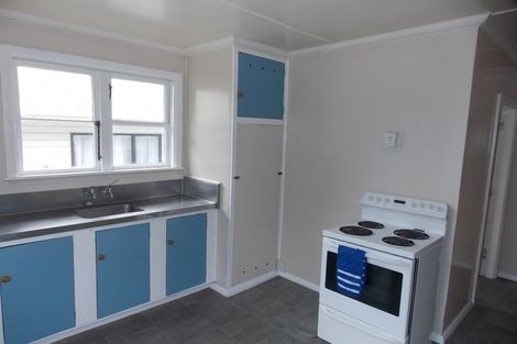 Photo of property in 660 Featherston Street, Roslyn, Palmerston North, 4414