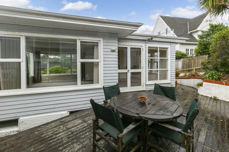 Photo of property in 18 Putnam Street, Northland, Wellington, 6012