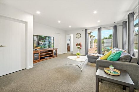 Photo of property in 10 Tomairangi Crescent, Pukekohe, 2120