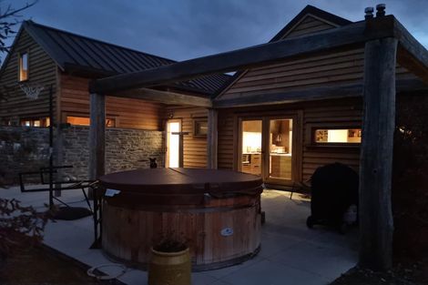 Photo of property in 43 Threepwood Road, Lake Hayes, Queenstown, 9371