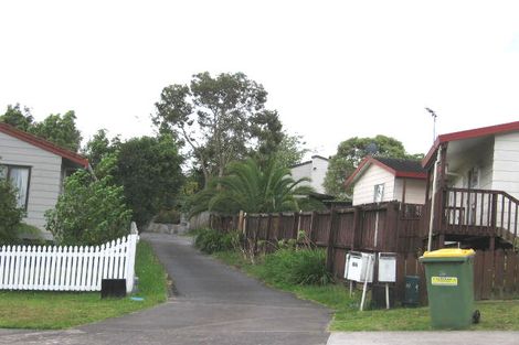 Photo of property in 3/11 Thistledew Place, Bayview, Auckland, 0629