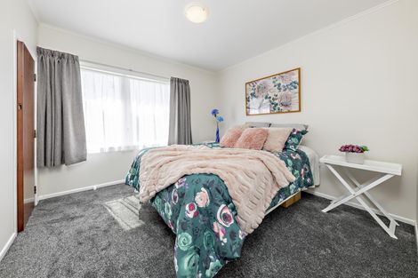 Photo of property in 24 President Avenue, Papakura, 2110