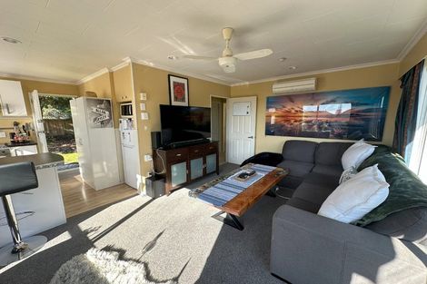 Photo of property in 8 Campion Road, Waikanae Beach, Waikanae, 5036