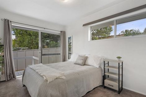 Photo of property in 1/290 Glenfield Road, Glenfield, Auckland, 0629