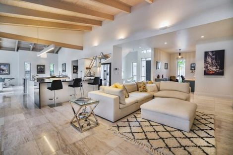 Photo of property in 22 Sanctuary Point, Sunnyhills, Auckland, 2010