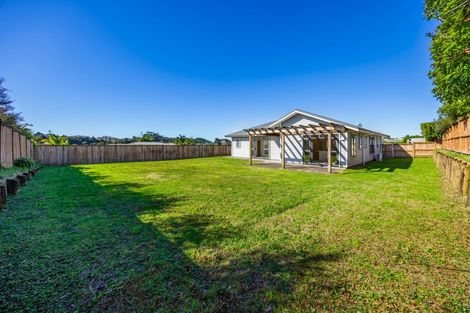 Photo of property in 6 Malbec Place, Huapai, Kumeu, 0810