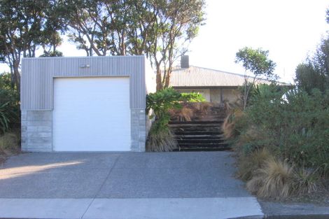 Photo of property in 55 Field Way, Waikanae Beach, Waikanae, 5036