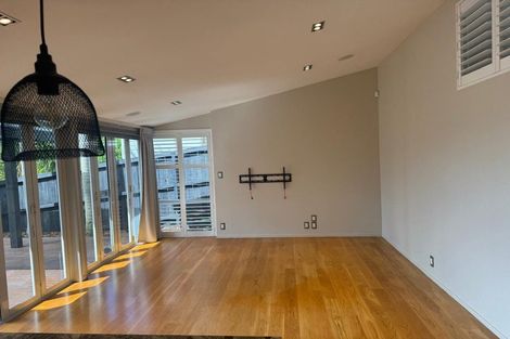 Photo of property in 112 Kittiwake Drive, Schnapper Rock, Auckland, 0632