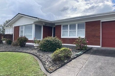 Photo of property in 1/2 Kurnell Drive, Botany Downs, Auckland, 2010