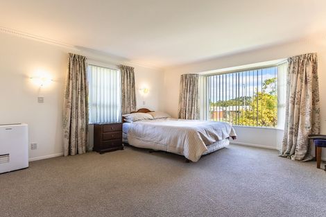 Photo of property in 10 Rosebank Grove, Waikanae, 5036