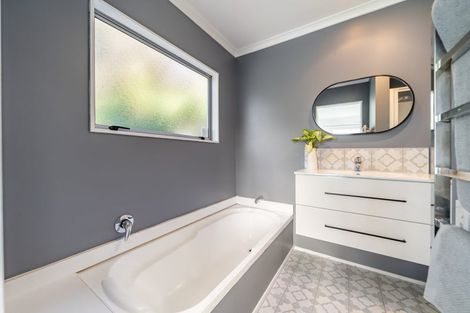 Photo of property in 115a Dimock Street, Titahi Bay, Porirua, 5022