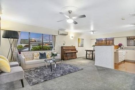 Photo of property in 1a Eastglen Road, Glen Eden, Auckland, 0602