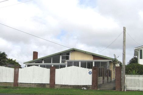 Photo of property in 47 Colwill Road, Massey, Auckland, 0614