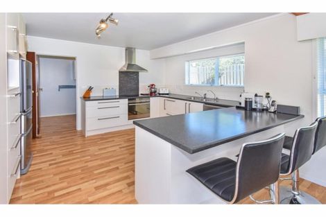 Photo of property in 3 Dingwall Place, Papatoetoe, Auckland, 2025