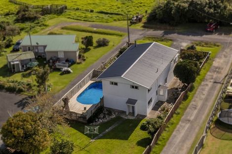 Photo of property in 119 Huaroa Street, Coromandel, 3506