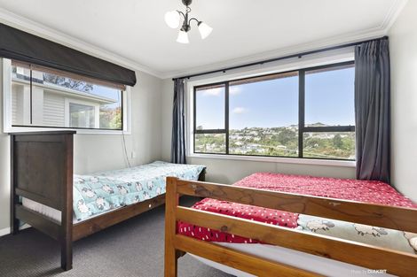 Photo of property in 102 Ruskin Road, Newlands, Wellington, 6037