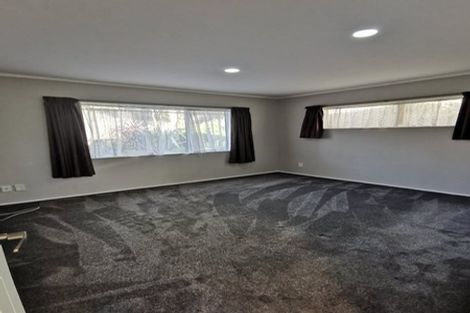 Photo of property in 1 Marbella Drive, Massey, Auckland, 0614