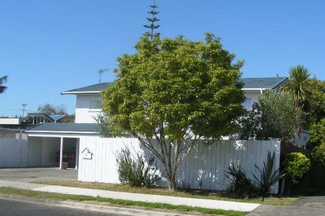 Photo of property in 6 Knightsbridge Drive, Forrest Hill, Auckland, 0620