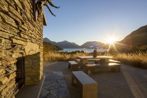 Photo of property in 6 Fishermans Lane, Mount Creighton, Queenstown, 9371
