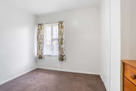 Photo of property in 6 Durham Street, Te Atatu Peninsula, Auckland, 0610