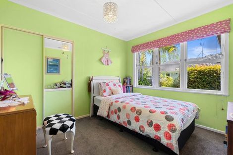 Photo of property in 12 Linwood Avenue, Forrest Hill, Auckland, 0620