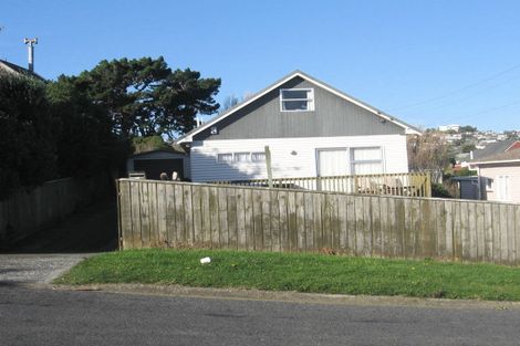 Photo of property in 8 Herewini Street, Titahi Bay, Porirua, 5022