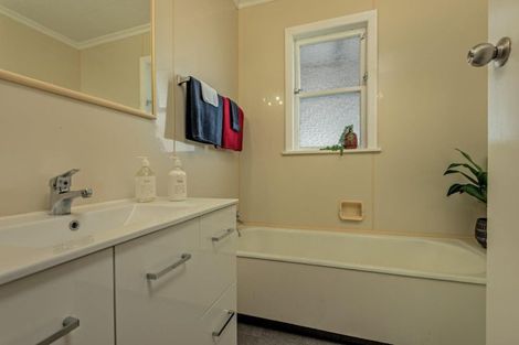 Photo of property in 1014 Tremaine Avenue, Roslyn, Palmerston North, 4414
