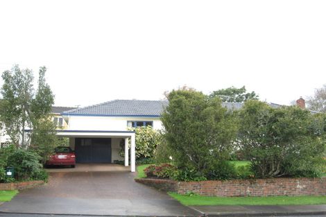 Photo of property in 8 Glenfern Road, Mellons Bay, Auckland, 2014
