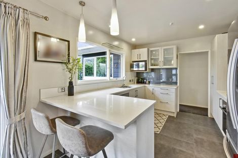 Photo of property in 17 Glenmore Road, Sunnyhills, Auckland, 2010