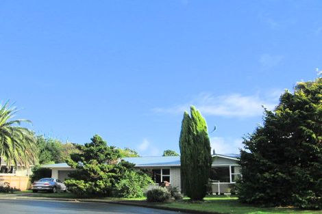 Photo of property in 27 Callender Terrace, Paraparaumu Beach, Paraparaumu, 5032