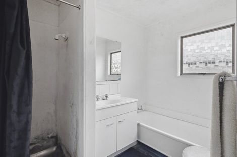 Photo of property in 2 Trounson Avenue, Clendon Park, Auckland, 2103