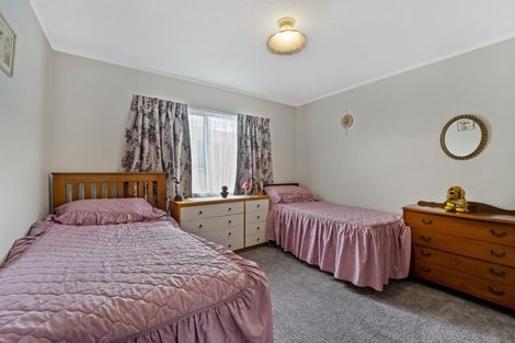 Photo of property in 32 Eruini Street, Waikanae Beach, Waikanae, 5036